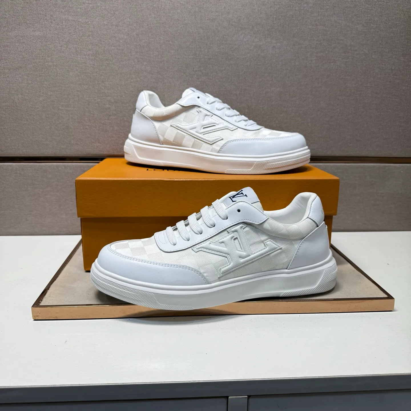 ⬛️Ex-factory price p400 [LV~] Men's casual shoes, 2025z cabinet sales simultaneously 🔶Code number: 38-44#️⃣ 🔷3 colors🔜The upper is made of multi-material splicing ➕Genuine leather lining, comfortable and breathable, sole: original comfortable and wear-resistant outsole, ⚠️real thing📱photographed🎬real thing is better📢📢📢